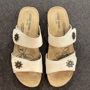 Josef Seibel size 41 sandals, excellent condition, white